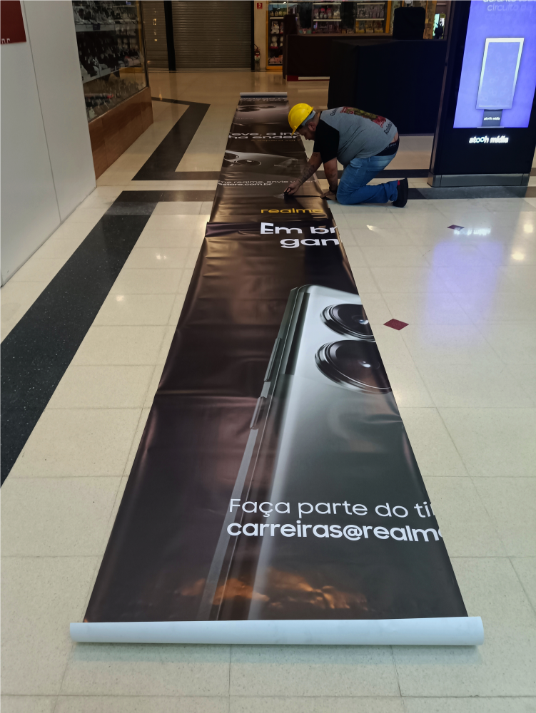 realcom_servicos_adesivacao_tapume_shopping_adesivo_samsung